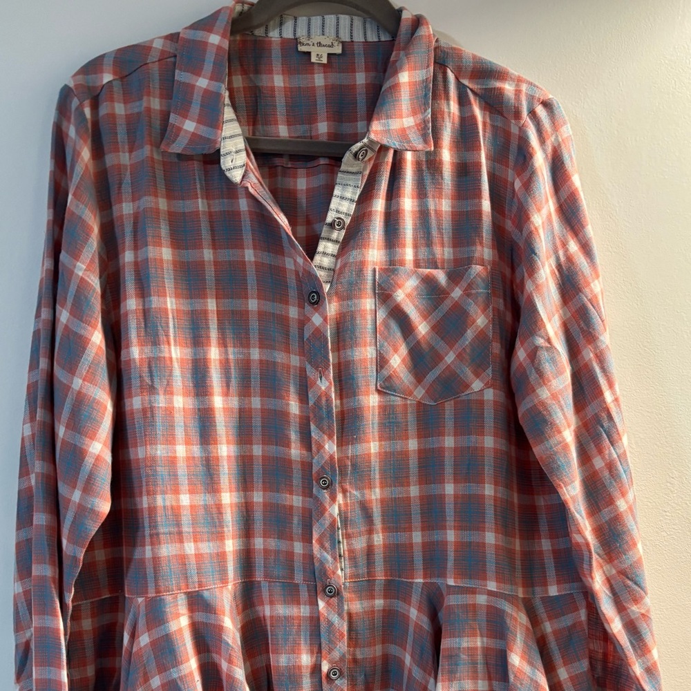 Hem and Thread cotton flannel look long sleeve shirt.